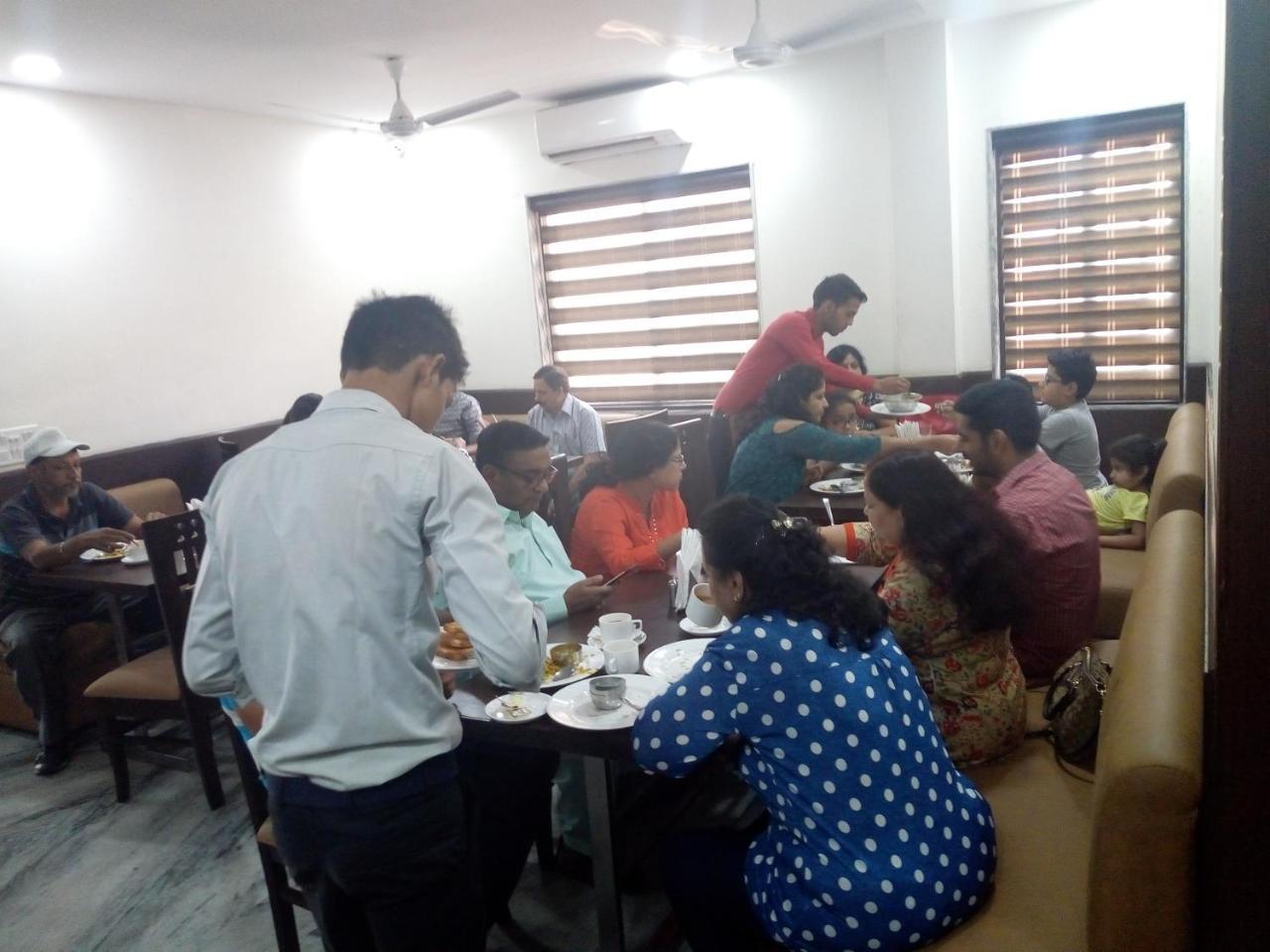 Hotel Sar Kamla Dham Skd Vrindavan Fully Vaccinated Staff Exterior foto